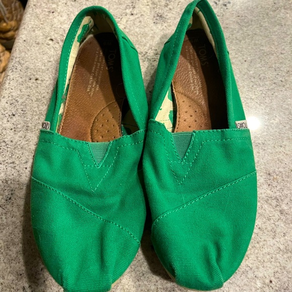 Toms Shoes Toms Kelly Green Slip On Shoes Womens Size 9 Poshmark